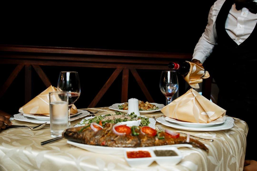 Ocean6 Otel Kokrobite Dış mekan fotoğraf